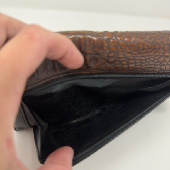 Brahmin Skyler Feline Ombre Croc Melbourne Passport Wallet Wristlet Clutch - Picture 4 of 6